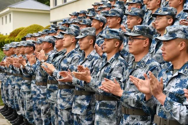 八一”建军节 自治区领导代表全区各族人民向驻藏部队官兵致敬